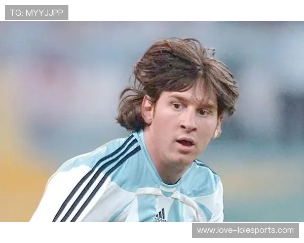 足球迷必知的传奇球星：从梅西到C罗，他们的故事和成就